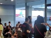 Более полусуток в аэропорту: пассажиры рейса в Грузию целый день не могут вылететь из "Борисполя" (видео)