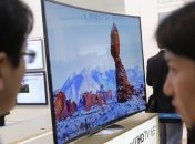 Samsung презентовала телевизоры с изогнутым экраном