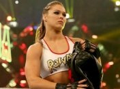 Невероятный дебют Ронды Роузи в рестлинге (Видео)