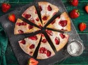 Потрясающий клафути с клубникой