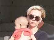 Скарлетт Йоханссон впервые показала дочку (фото)