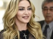 Поклонники заподозрили американскую певицу в увеличении ягодиц