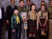 Пластуны передали Вифлеемский огонь мира в Верховную Раду 