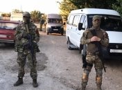 Оккупанты снова устроили масштабные обыски у крымских татар: фото