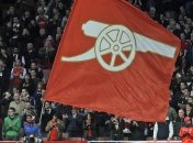 Фанат "Арсенала" с горя порвал клубную футболку 