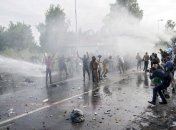 На границе Венгрии произошли столкновения с мигрантами, есть пострадавшие