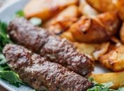 Специи, овощи и хорошее настроение: Евгений Клопотенко поделился рецептом люля-кебаба (видео)