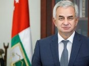 Протесты в Абхазии: "президент" Рауль Хаджимба отказался уходить с поста