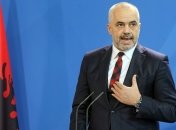 Премьер Албании сменил 15 членов правительства из-за протестов студентов