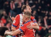 Артем Довбик празднует гол