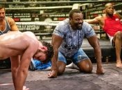 Чисора пугает Усика снимком из тренажерного зала (Фото)