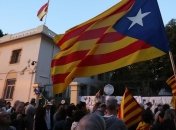 Каталонцы снимают деньги со счетов "банков-предателей"