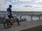 У Кличко обещают ликвидировать трещину на пешеходном мосту