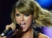 Певица Тейлор Свифт подарила своей фанатке шанс на обучение (Фото, Видео )