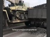 Путинских военных "притерли" на дороге под Севастополем (видео)