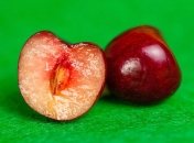 Как легко удалить косточки из вишни и черешни