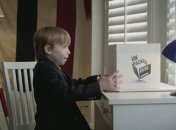 Новый смартфон от Samsung сам листает документы (Видео)