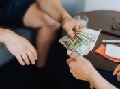 Давати в борг потрібно на місяць, що зростає