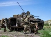 Які місячні виплати можуть отримувати військові із числа офіцерського складу