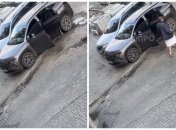 У Дніпрі чоловік на всю слухав російську пісню