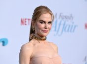 Николь Кидман засветила трендовый образ во Франции