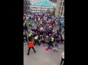 Давка и потасовки фанов с копами: что происходит у "Уэмбли" перед финальным матчем Евро-2020 (видео)