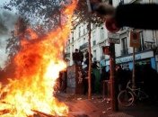 Погромы и поджоги: французы протестуют против нового "полицейского" закона (видео)