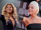 Звезды, которые опозорились прямо на сцене