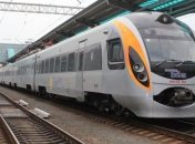 "Укрзализныця" назначила 13 дополнительных поездов на март