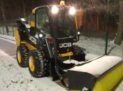 Ночью Киев засыпало снегом: как коммунальщики очищали столицу