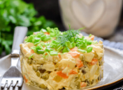 Красивый, праздничный и очень аппетитный салат