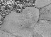 Ученые объяснили природу многоугольников на Плутоне