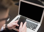 Как зарядить телефон без света