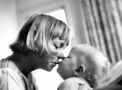 Фотограф случайно нашел семейные снимки, которым 50 лет