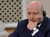 Турчинов об отводе техники: на провокации отреагируем молниеносно