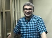 В РФ хотят осудить журналиста на шесть лет за "терроризм"