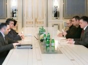 США требуют от Януковича продолжить работу с оппозицией