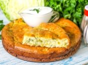 Для приготовления этого пирога долго возиться с тестом не придется