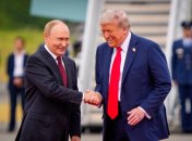 Рукопожатие Дональда Трампа и Владимира Путина в Анкоридже