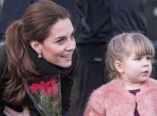 Герцогиня Кембриджская приехала в Блэкпул в зеленом пальто