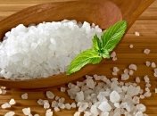 Диетологи рассказали, из-за каких продуктов люди быстрее стареют