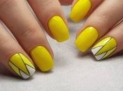 Маникюр 2019: солнечные желтые ноготки для милых дам (Фото)
