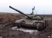 Украинские военные захватили в зоне АТО российский танк Т-72 (Видео)