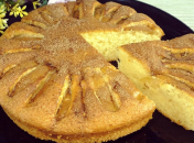 Пирог получается воздушным и мягким