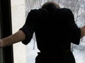 В Ивано-Франковске девочка выпала из окна 4-го этажа: в полиции рассказали детали