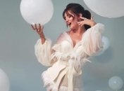 Оля Цибульская выпустила клип на саундтрек к мультфильму "Смолфут" (Видео)