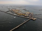 Жизнь в пучине волн Каспийского моря: поселок Нефтяные Камни (Фото)