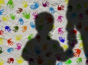 В Луцке мать заставляла маленького сына материться на камеру (видео)