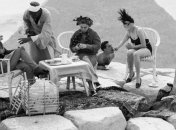 На вершине чуда света: ретро снимки туристов на пирамидах Гизы (Фото)