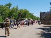 На донбасских КПВВ застряли 200 автомобилей